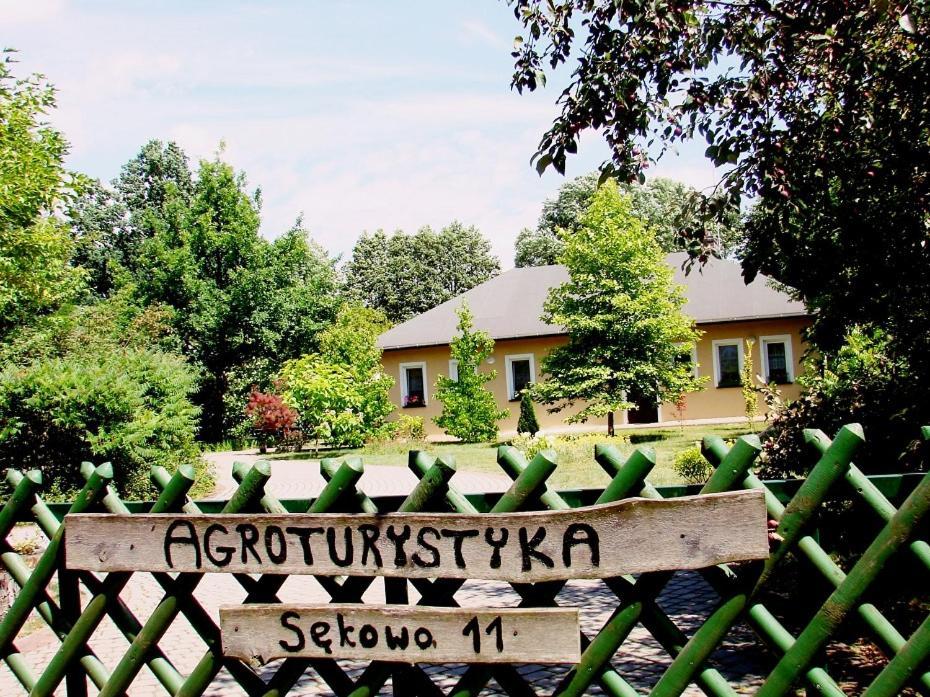 Agroturystyka Pod Modrzewiami Nowy Tomyśl Exterior foto