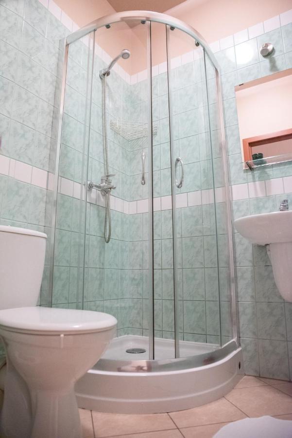 Agroturystyka Pod Modrzewiami Nowy Tomyśl Exterior foto