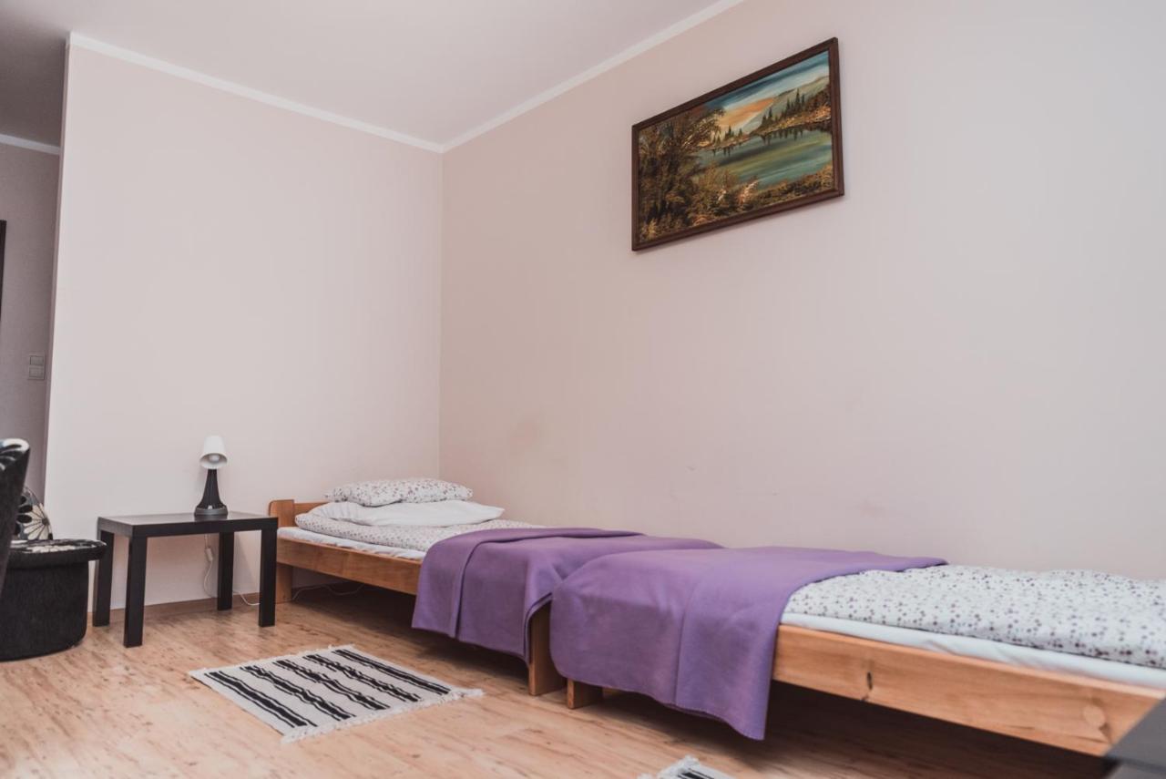 Agroturystyka Pod Modrzewiami Nowy Tomyśl Exterior foto